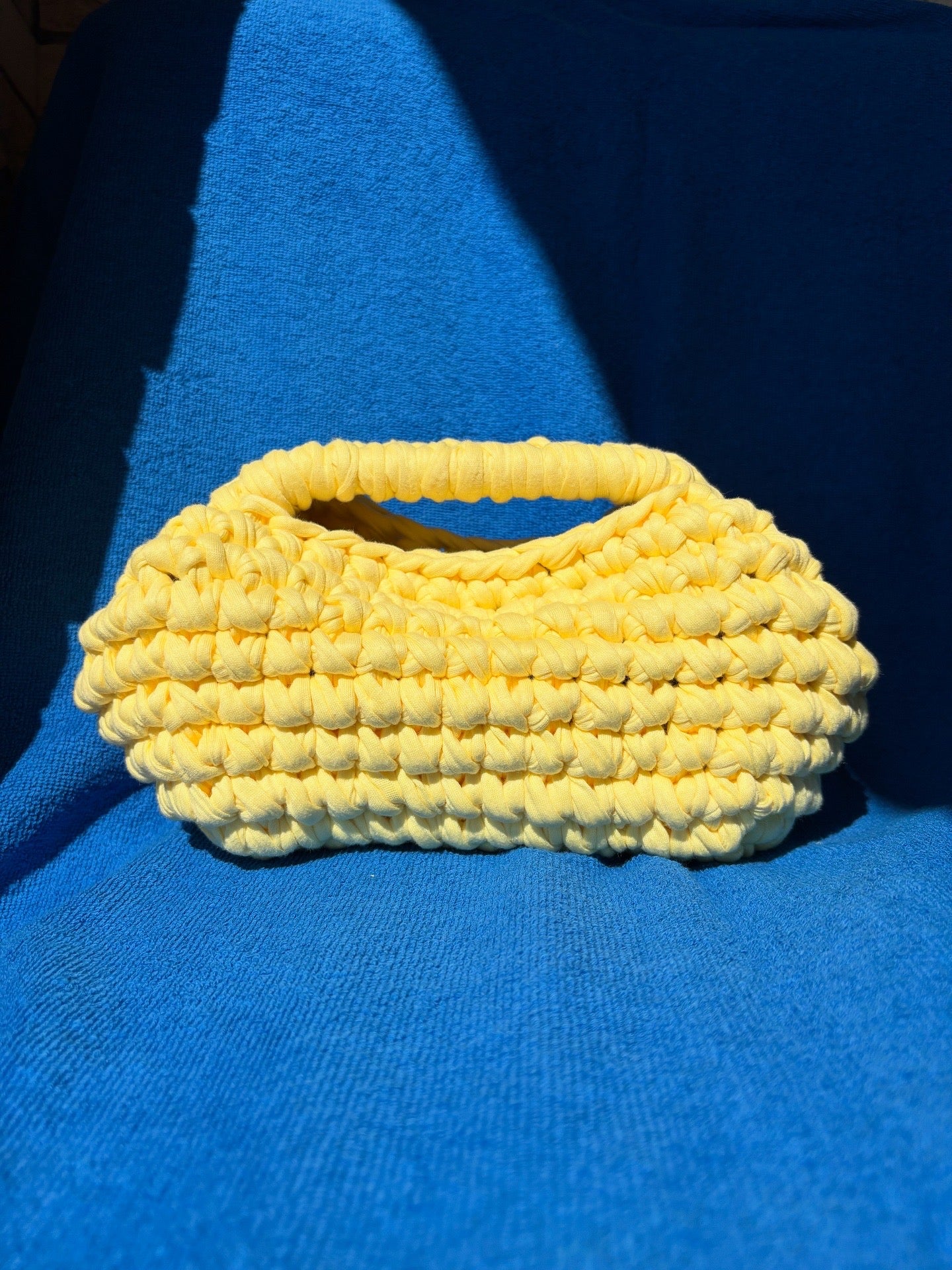 Butter yellow clutch