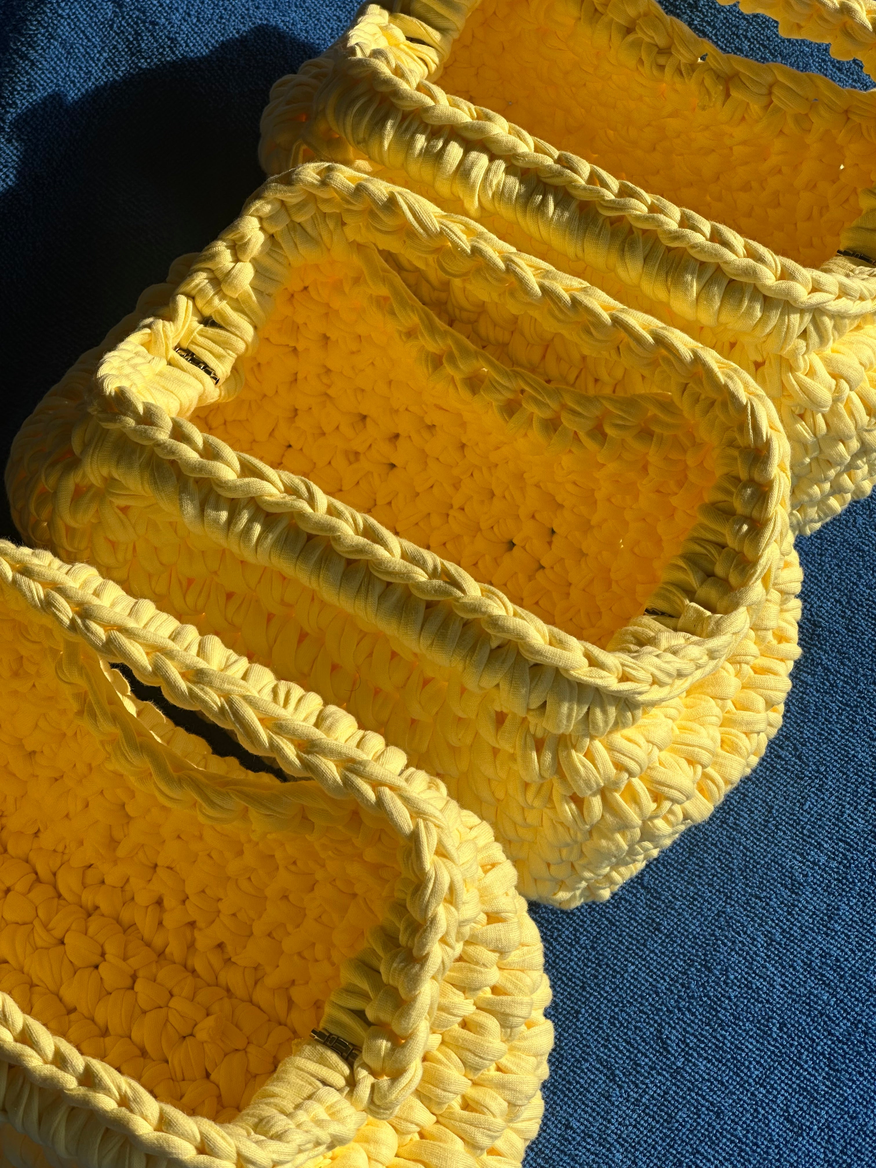 Butter yellow clutch